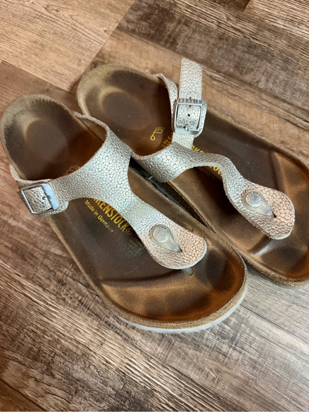 Birkenstock Gizeh Sandals in Metallic Silver